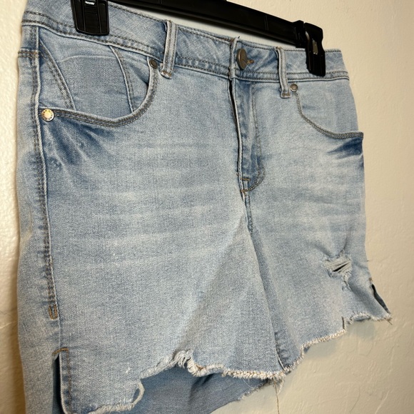 1822 Denim Light wash Distressed Shorts - Picture 3 of 6